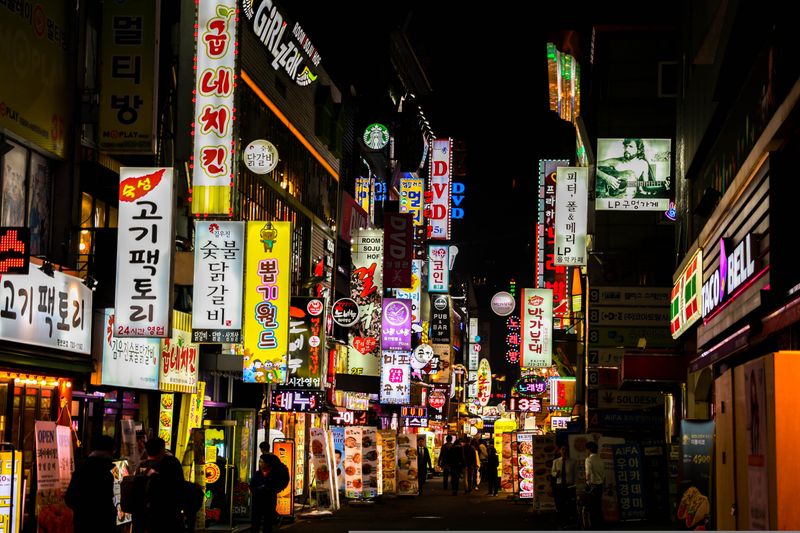 韩国的通胀率终于达到了目标水平,这使得市场对于韩国央行在10月降息的预期进一步增强